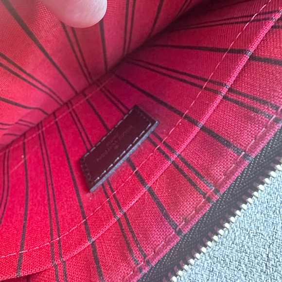 Authentic Louis Vuitton Neverfull MM - Picture 5 of 13